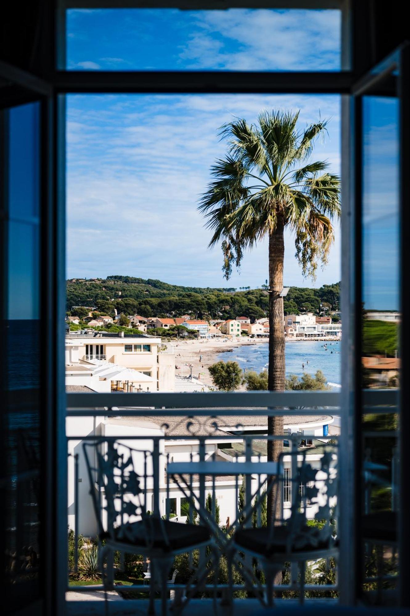 แกรนด์ โฮเต็ล เดซาเบลต ปลาฌ - คูริโอ คอลเลคชั่น บาย ฮิลตัน Hotel ลาแซน-ซูร์-แมร์ ภายนอก รูปภาพ