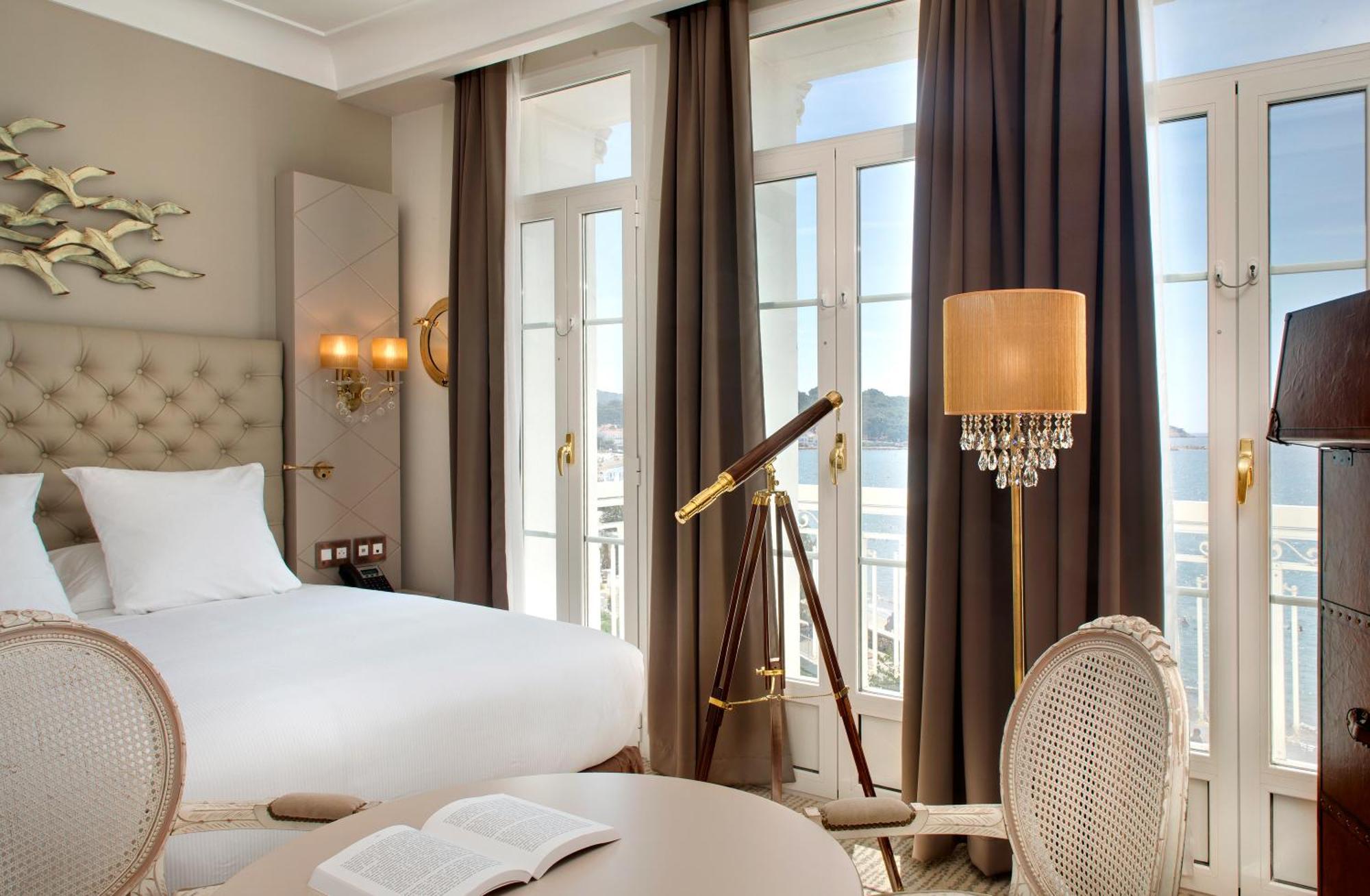 แกรนด์ โฮเต็ล เดซาเบลต ปลาฌ - คูริโอ คอลเลคชั่น บาย ฮิลตัน Hotel ลาแซน-ซูร์-แมร์ ภายนอก รูปภาพ